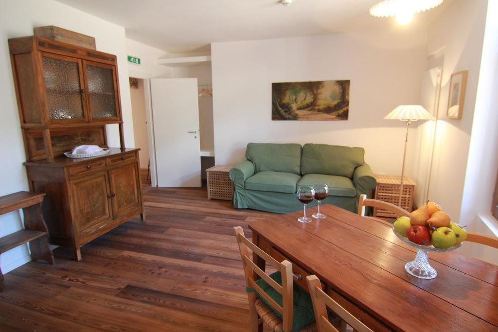 La Piazzetta Di Canale B&B Tenno Habitación foto